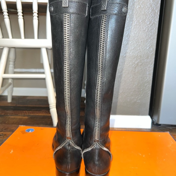 Arturo Chiang full leather boots with zipper accents. Lightly worn. - Picture 2 of 4